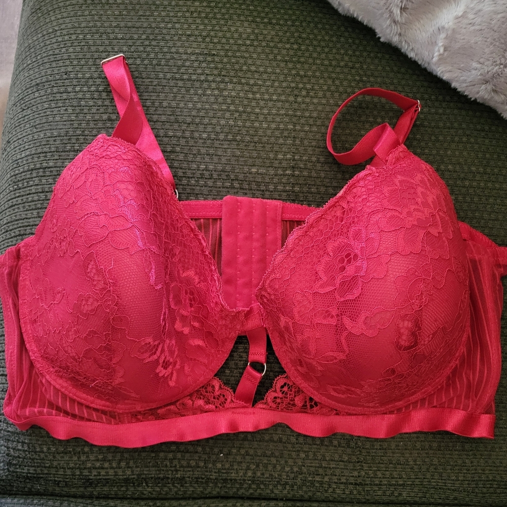 Elegant Red Lace Bralette 44D